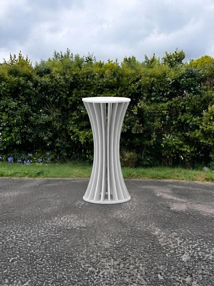 Y Slatted plinth